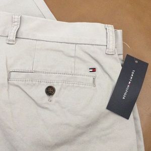 Tommy Hilfiger Chinos Pants 34 waist 30 length Gray Flat Front New with Tags